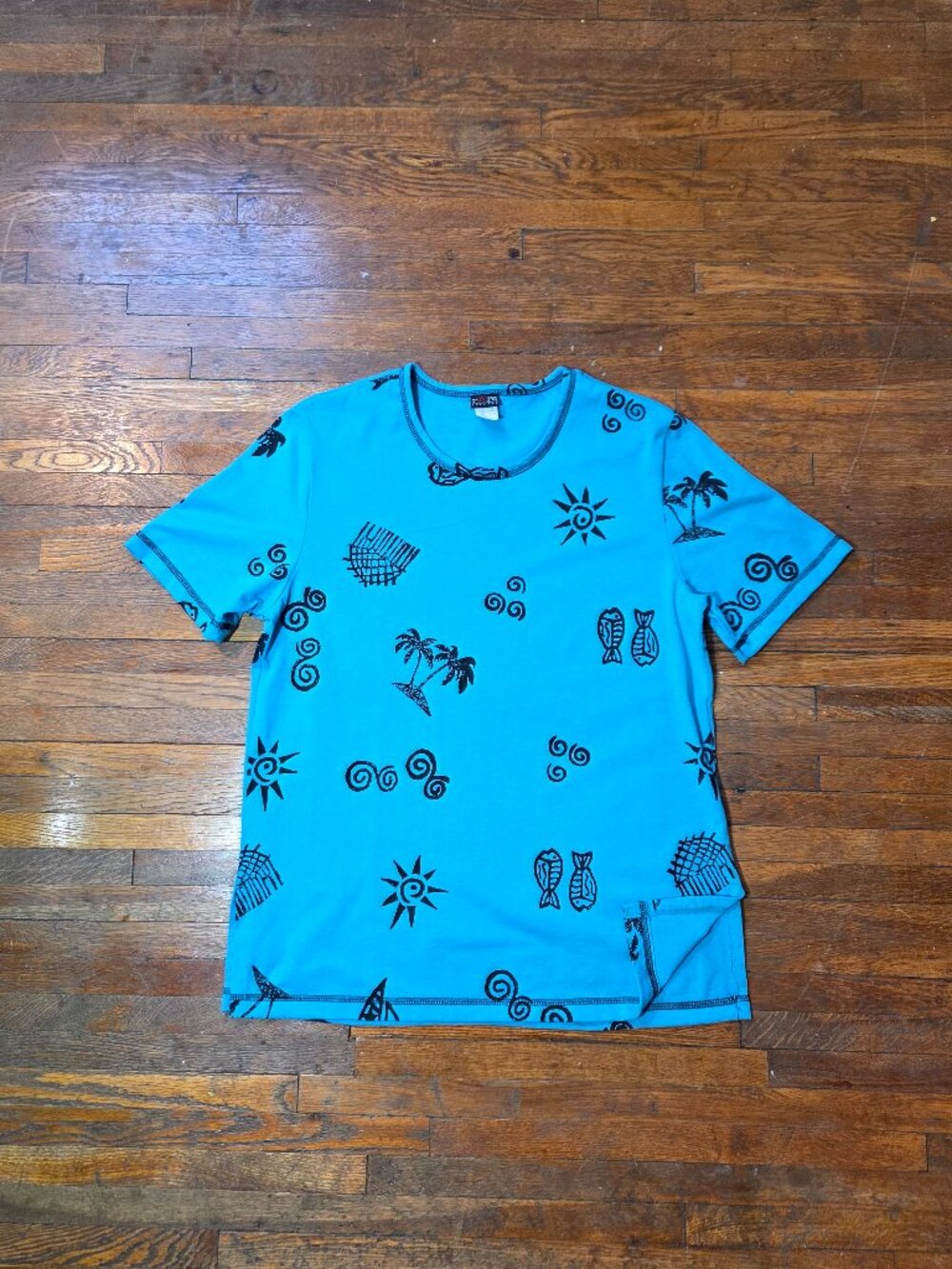 Rare Threads Vintage 1990’s Teal Fish Print Short Sleeve Tee
